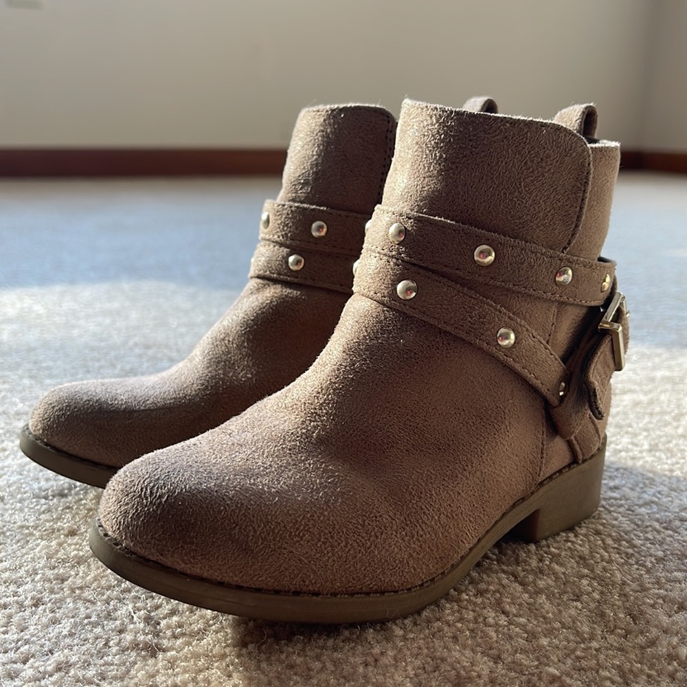 Mia kids boots with silver studs